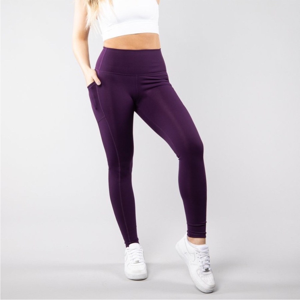 BuffBunny Luna Pocket‎ Leggings in purple Size Small